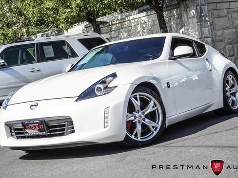 Used 2016 Nissan 370Z Coupe RWD image 8