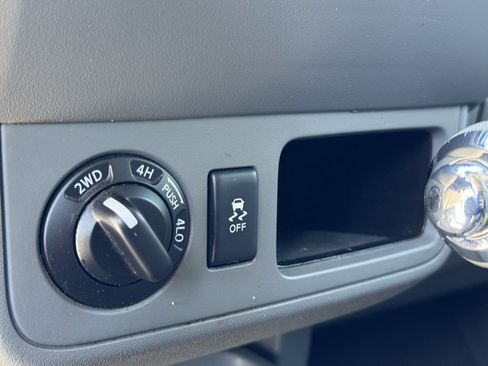 Used 2019 Nissan Frontier SV image 52