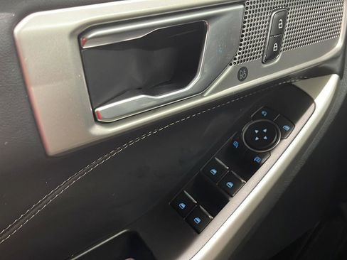 Used 2023 Ford Explorer Limited image 14
