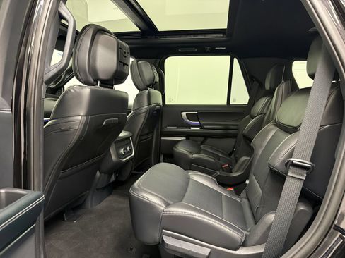 Used 2026 Ford Expedition Platinum w/ Stealth Appearance Package AWD/4WD image 20