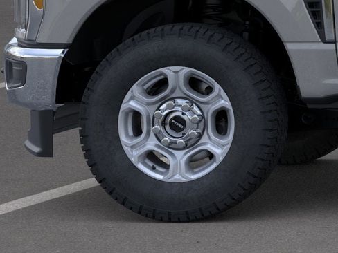 New 2026 Ford F250 XLT w/ FX4 Off-Road Package AWD/4WD image 41