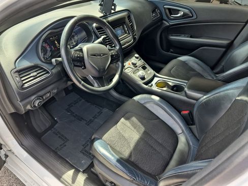 Used 2016 Chrysler 200 S w/ Comfort Group FWD image 11