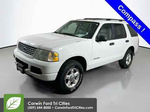 Used 2004 Ford Explorer XLT image 5