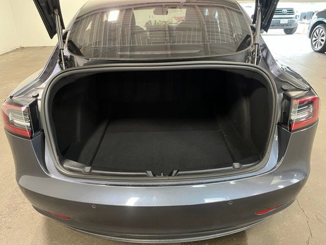 Used 2018 Tesla Model 3 Long Range RWD image 17