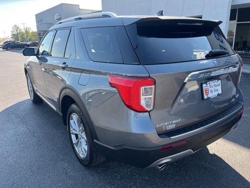 Used 2023 Ford Explorer Limited image 3