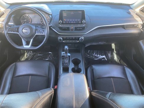 Used 2021 Nissan Altima 2.5 SR w/ SR Premium Package image 12