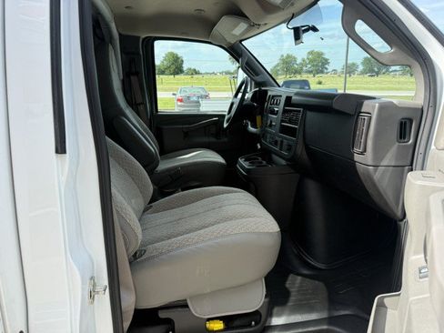Used 2024 Chevrolet Express 3500 w/ Power Convenience Package RWD image 9