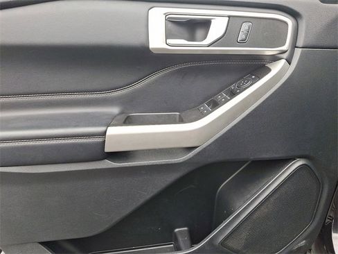 Certified 2022 Ford Explorer XLT w/ Equipment Group 202A image 13