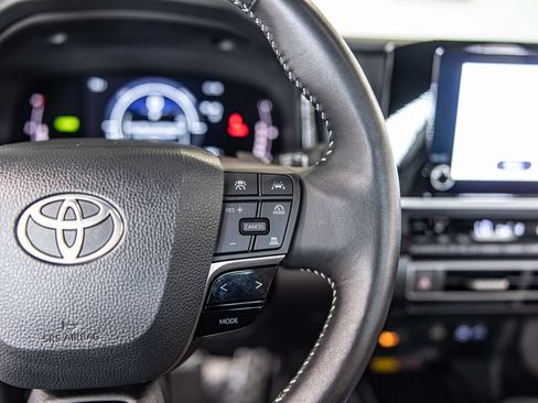 Used 2025 Toyota Camry SE w/ Convenience Package FWD image 24