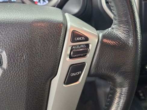 Used 2019 Nissan Titan SV w/ SV Convenience Package image 21