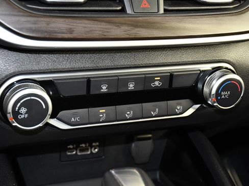 Used 2024 Nissan Altima 2.5 SV FWD image 29