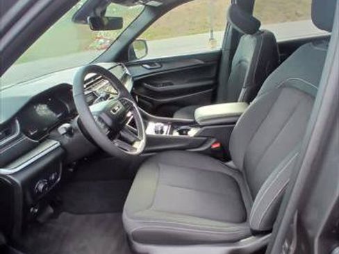 Certified 2025 Jeep Grand Cherokee L Laredo w/ Luxury Tech Group I AWD/4WD image 10