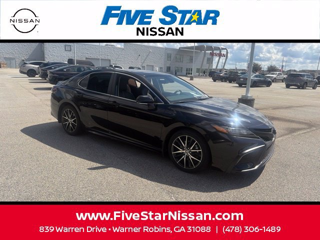 Used 2024 Toyota Camry SE FWD image 3