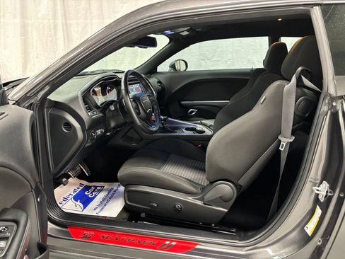 Used 2018 Dodge Challenger Scat Pack RWD image 10