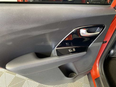 Used 2022 Kia Niro Touring Special Edition FWD image 27