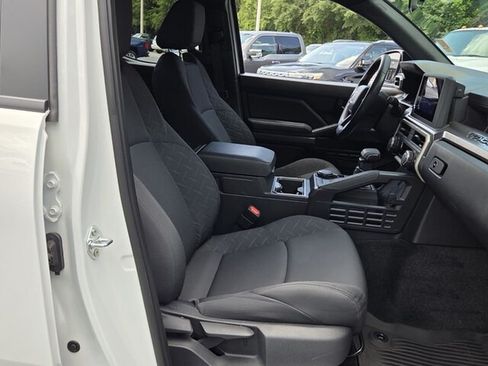 Used 2025 Toyota Tacoma SR5 AWD/4WD image 17