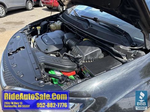 Used 2017 Chrysler Pacifica Touring w/ Tire & Wheel Group FWD image 25