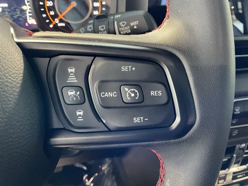 Used 2024 Jeep Wrangler Unlimited Rubicon image 14