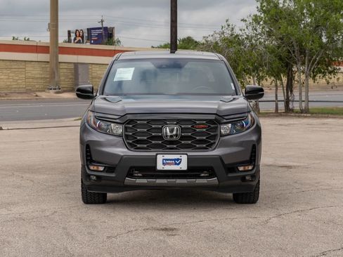 Used 2025 Honda Ridgeline TrailSport image 2