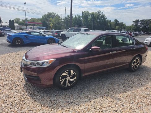 Used 2017 Honda Accord LX image 2