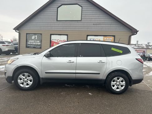 Used 2016 Chevrolet Traverse LS image 8