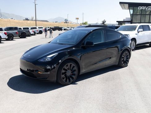 Used 2023 Tesla Model Y Performance AWD/4WD image 3