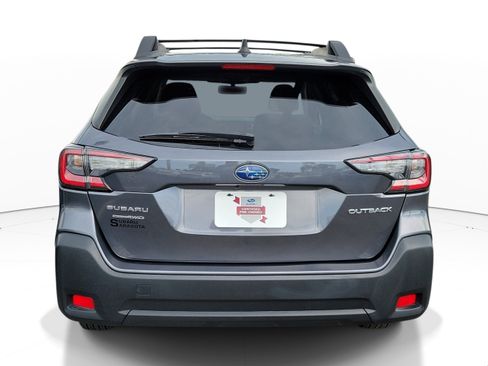 Used 2024 Subaru Outback Premium AWD/4WD image 5