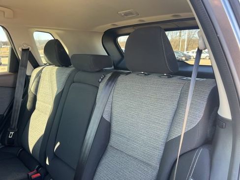 Used 2021 Nissan Rogue SV image 34