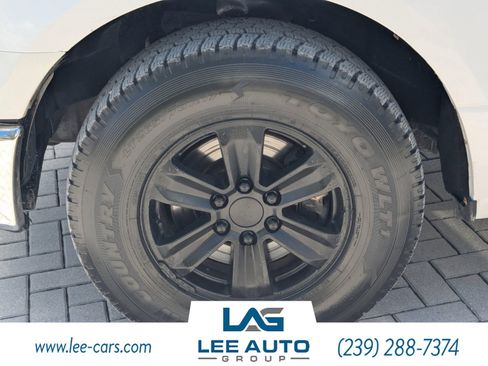 Used 2015 Ford F150 XLT w/ Trailer Tow Package image 9