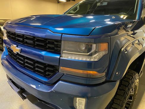 Used 2017 Chevrolet Silverado 1500 LT w/ Texas Edition AWD/4WD image 27