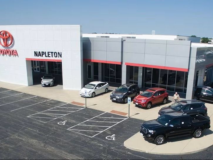 Used 2025 Jeep Compass Latitude w/ Sun & Sound Group AWD/4WD image 32