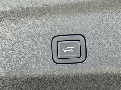 Used 2024 Chevrolet Suburban High Country w/ Premium Package image 39