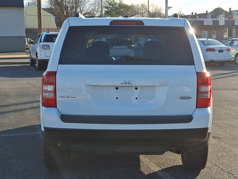 Used 2015 Jeep Patriot Latitude image 5