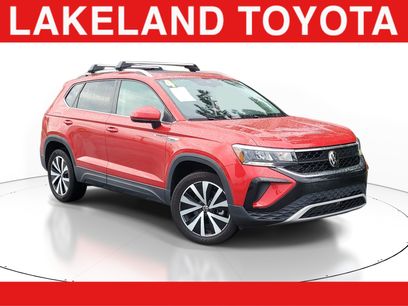 Used 2024 Volkswagen Taos SE w/ Panoramic Sunroof Package
