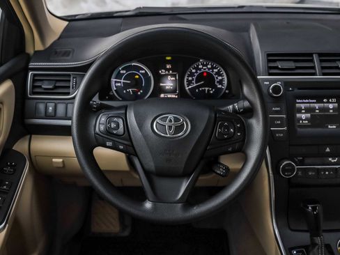 Used 2015 Toyota Camry LE image 26