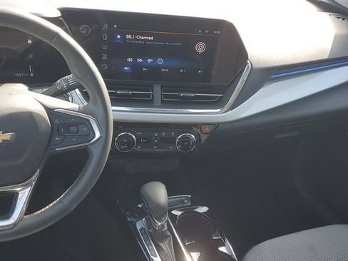 Certified 2024 Chevrolet Trax LT w/ Driver Confidence Package FWD image 13