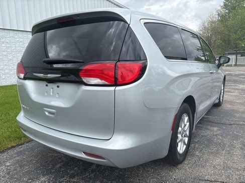 Used 2023 Chrysler Voyager LX FWD image 14