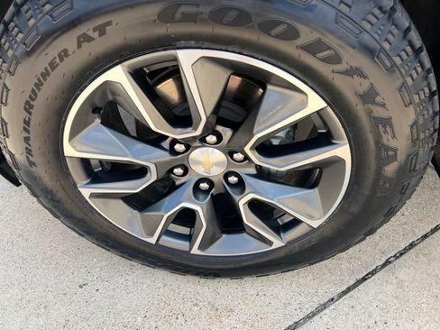 Certified 2024 Chevrolet Silverado 1500 LT AWD/4WD image 9