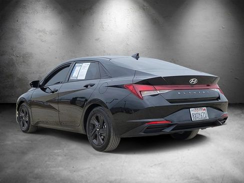 Used 2021 Hyundai Elantra SEL FWD image 4