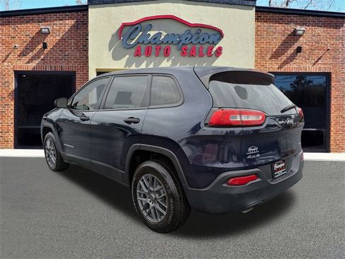 Used 2015 Jeep Cherokee Sport image 7