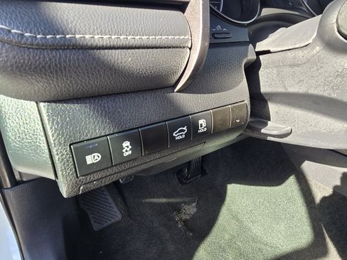 Certified 2023 Toyota Camry SE image 18