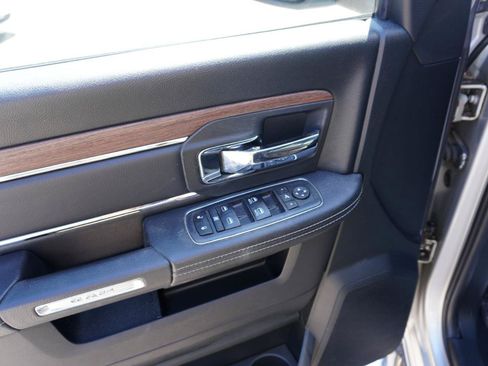 Used 2018 RAM 1500 Laramie w/ Convenience Group AWD/4WD image 10