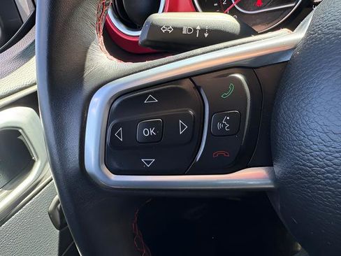 Used 2019 Jeep Wrangler Unlimited Rubicon AWD/4WD image 12