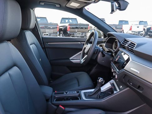 New 2025 Audi Q3 2.0T Premium image 23