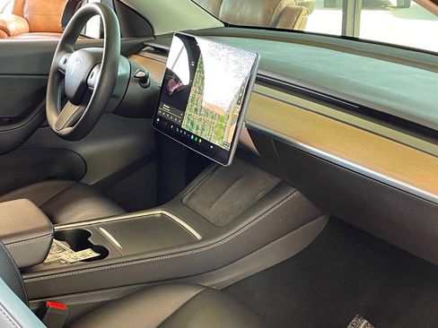 Used 2022 Tesla Model Y Performance image 24