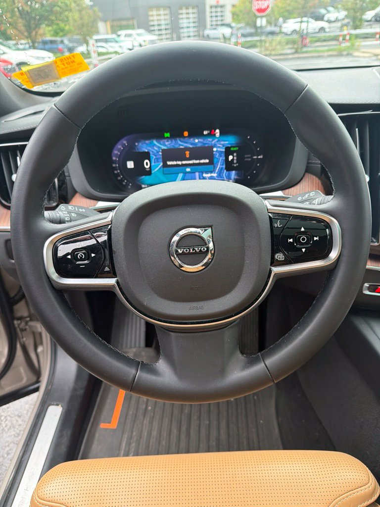 Certified 2024 Volvo XC60 T8 Ultimate w/ Climate Package AWD/4WD image 14