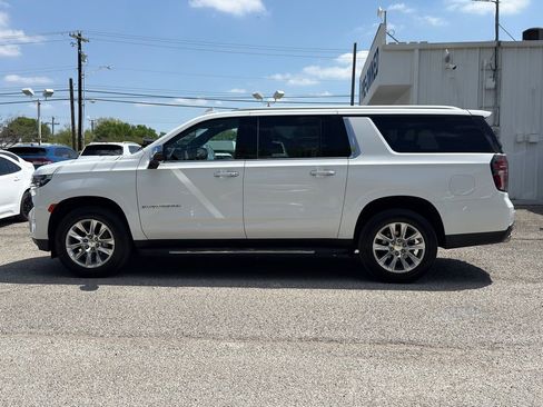 Used 2023 Chevrolet Suburban Premier RWD image 5