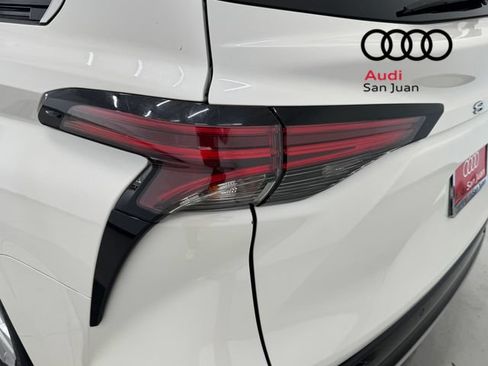 Used 2021 Toyota Sienna Limited FWD image 12