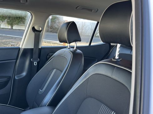 Certified 2023 Hyundai Venue Limited image 19