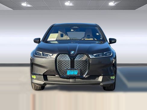 Used 2023 BMW iX xDrive50 w/ Convenience Package image 6